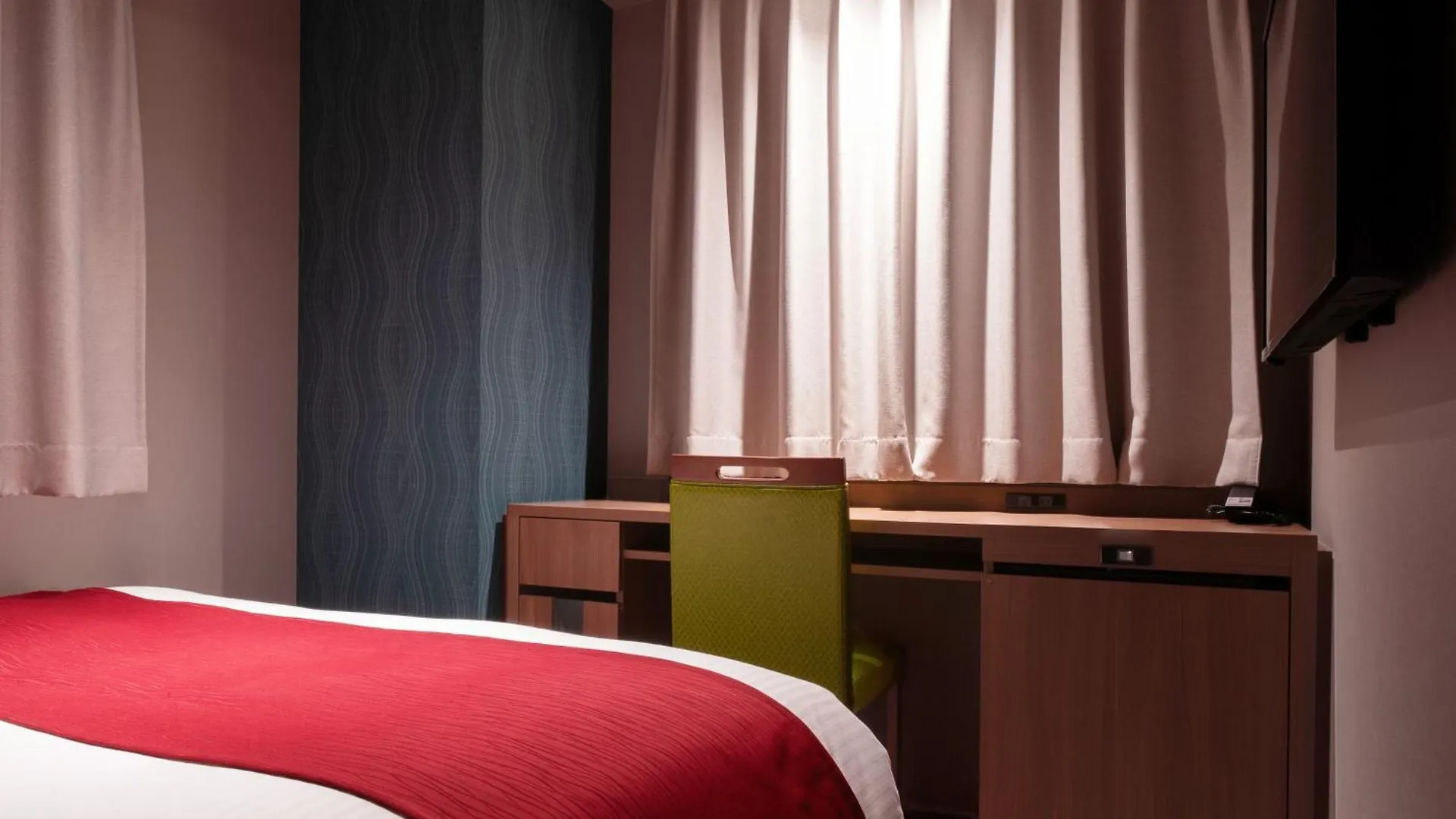 Hotel The B Sapporo 3*,